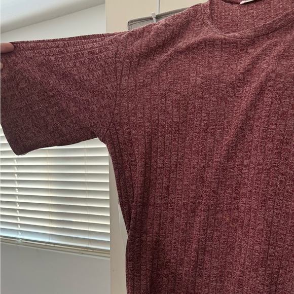 Maroon two piece set - Picture 4 of 4